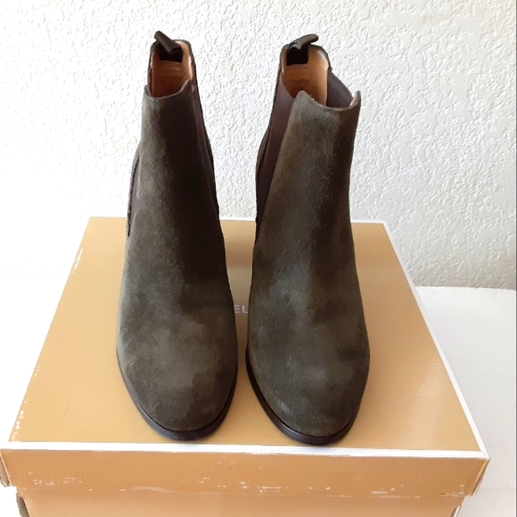 Michael Kors - Picture 2 of 4